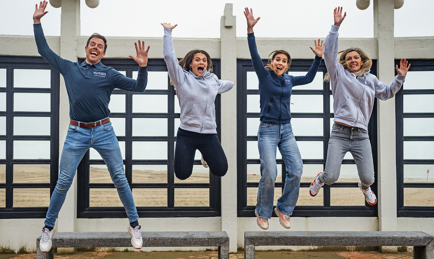 FOTO Nurses Team jump